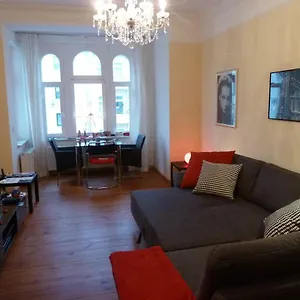 Lichtdurchflutetes Prenzlauerberg Apartment Berlin