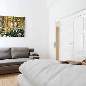 Sc 02 By Rockchair L Superhost Status L 4 Bedrooms Boxspringbeds 2 Bathrooms Balcony Elevator - Cozy Family & Business Flair Welcomes You! Apartment Berlin